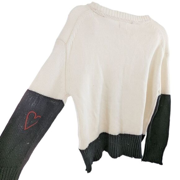 Sundry navy and white colorblock crewneck pullover w/ heart on sleeve medium - Picture 7 of 13